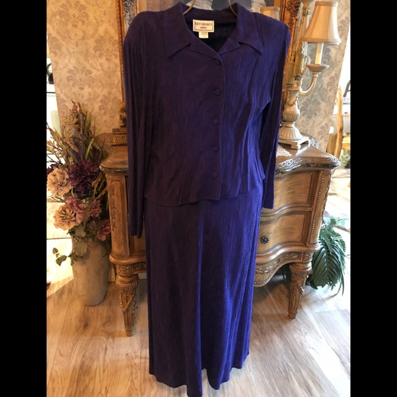 Host Pic🎉 Beautiful maxi dress w/top jacket 💋 - Picture 2 of 6